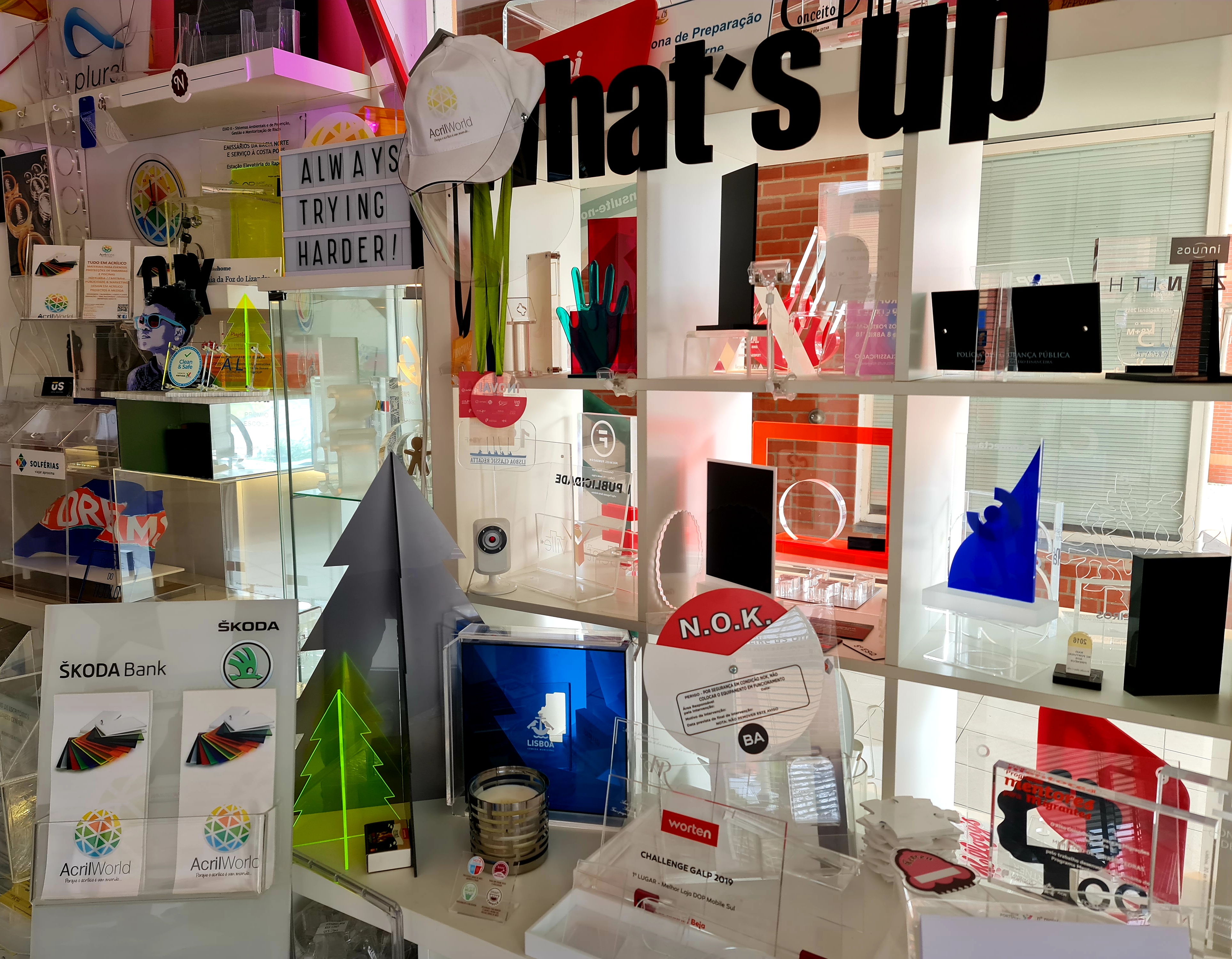 exemplos de acrilico transformado